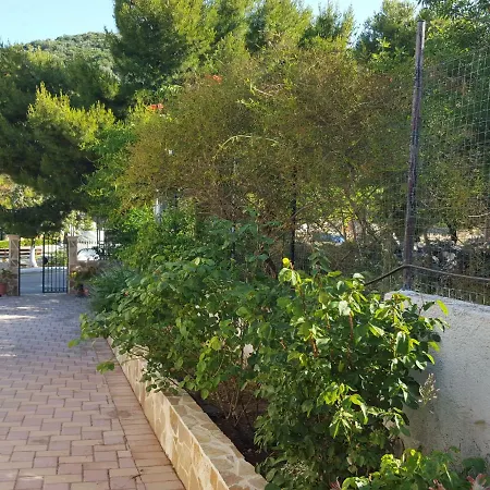 Ξενοδοχείο με διαμερίσματα Sakkatos